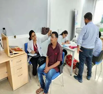 eye checkup by optometrist at io tech avigation